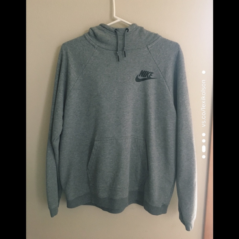 grey nike sweatshirt
